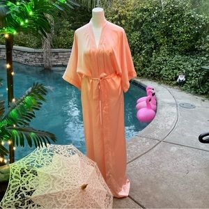 Fredricks of Hollywood satin lingerie gown Robe belted pink peach Size small⭐️